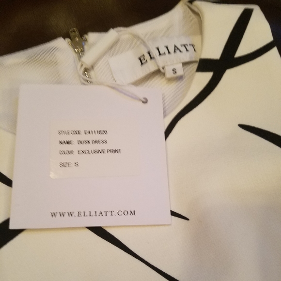 🔥Elliatt Dusk Dress Print white/black. Small - Picture 7 of 8
